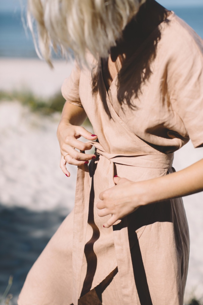 Belt of the pastel peach linen summer dress