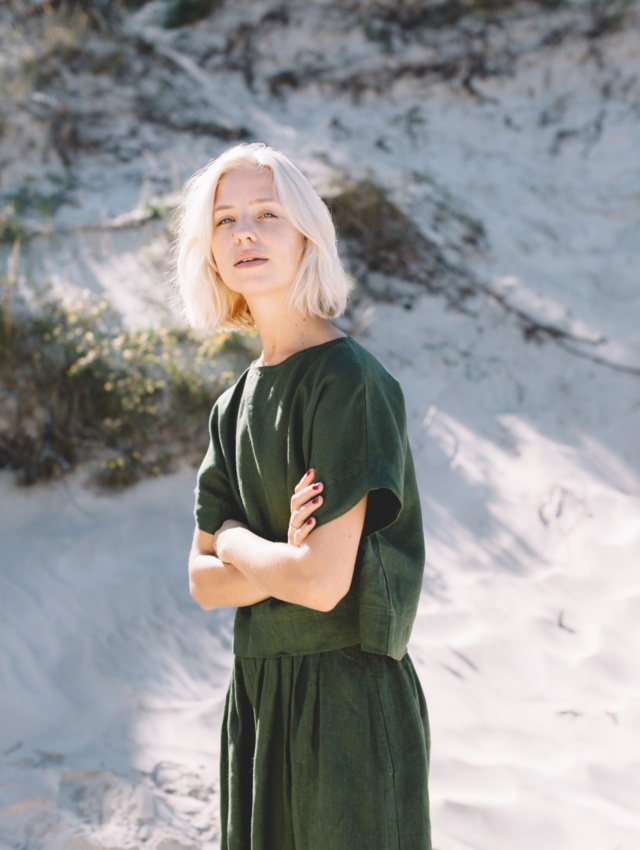 Linenfox model in linen green short sleeve top