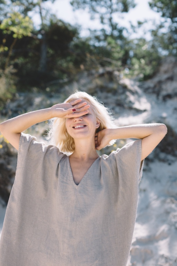 One size everyday sustainable dress with short sleeves