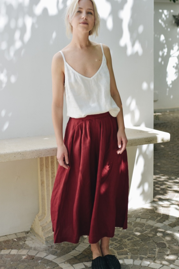 Model wearing linen outfit in summer