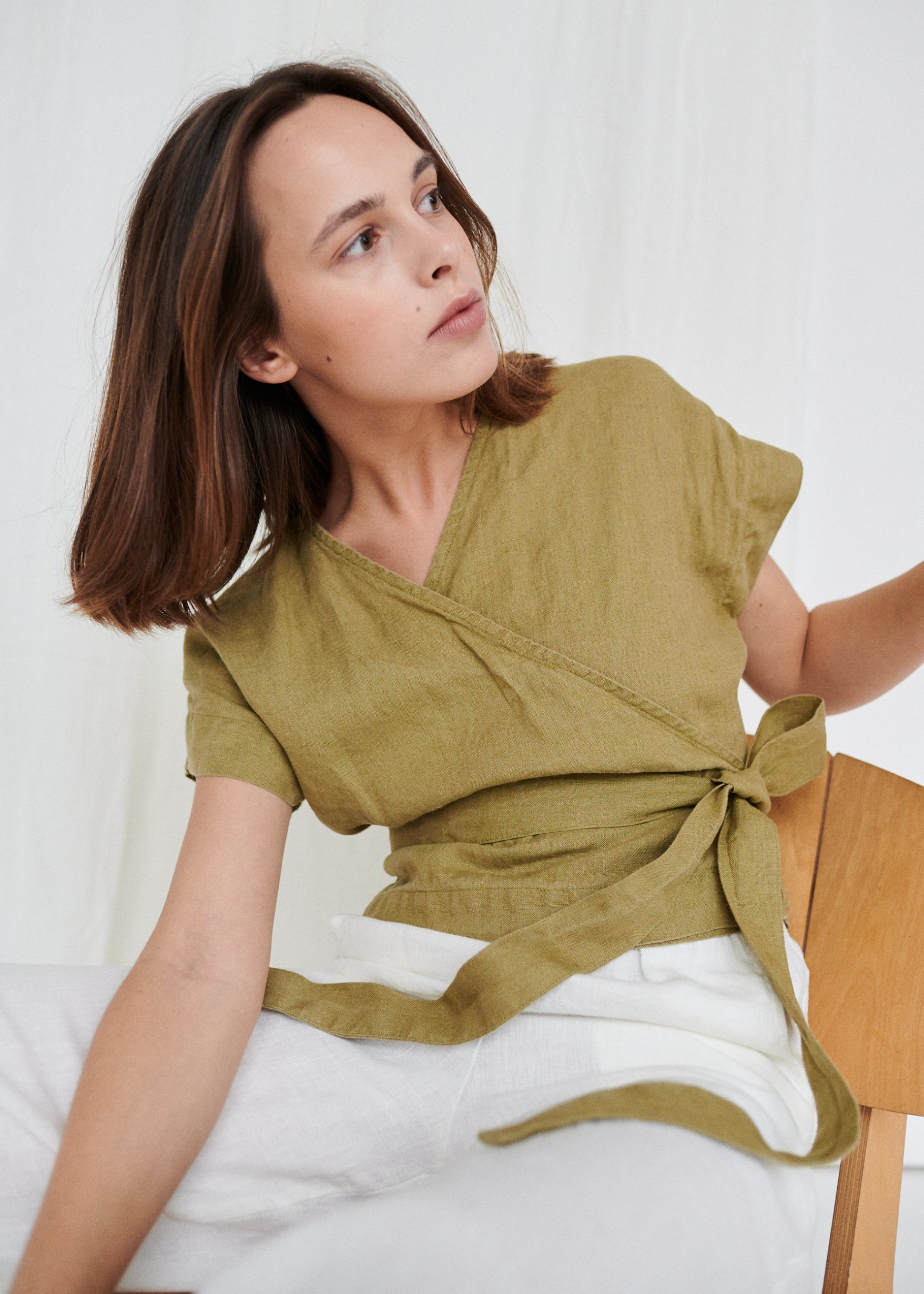 Maternity friendly top made of linen