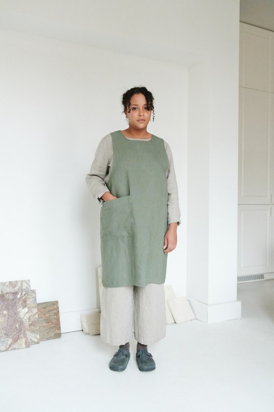 Rita Heavy Pine Green Linen Apron