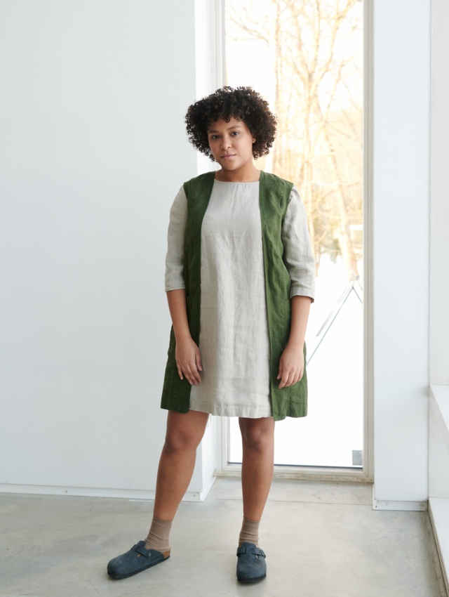 Long linen vest with spacious pockets