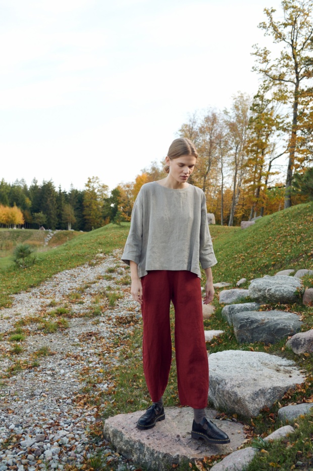 Women wearing linen outfit in the park