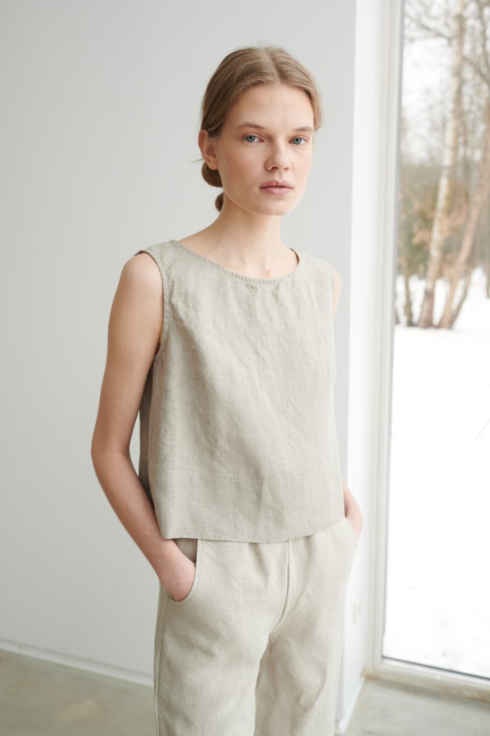 Model in natural grey linen summer set