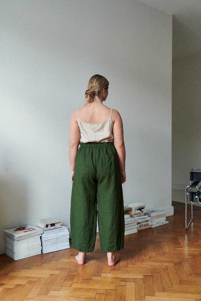 Back of the heavy linen pants in green