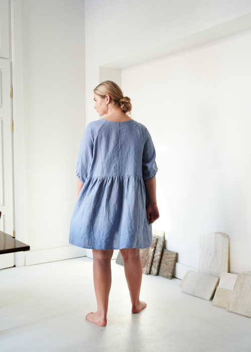 Comfy raglan dress with three quarter sleeves and side pockets