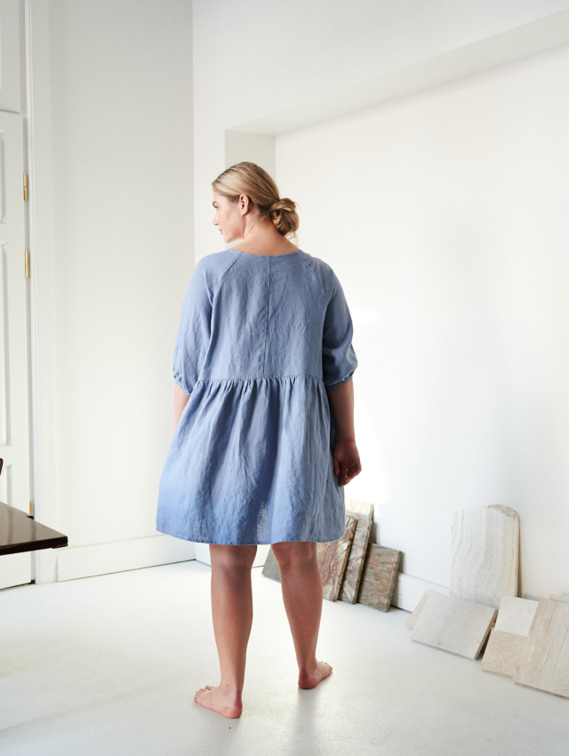 Comfy raglan dress with three quarter sleeves and side pockets