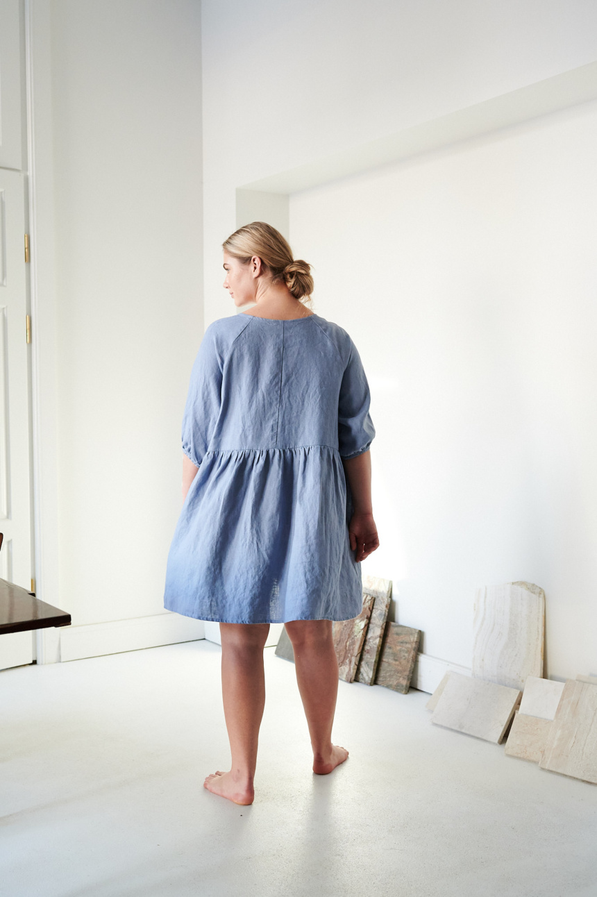 Comfy raglan dress with three quarter sleeves and side pockets