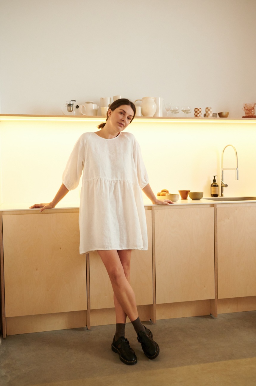 Comfortable and oversize white linen dress