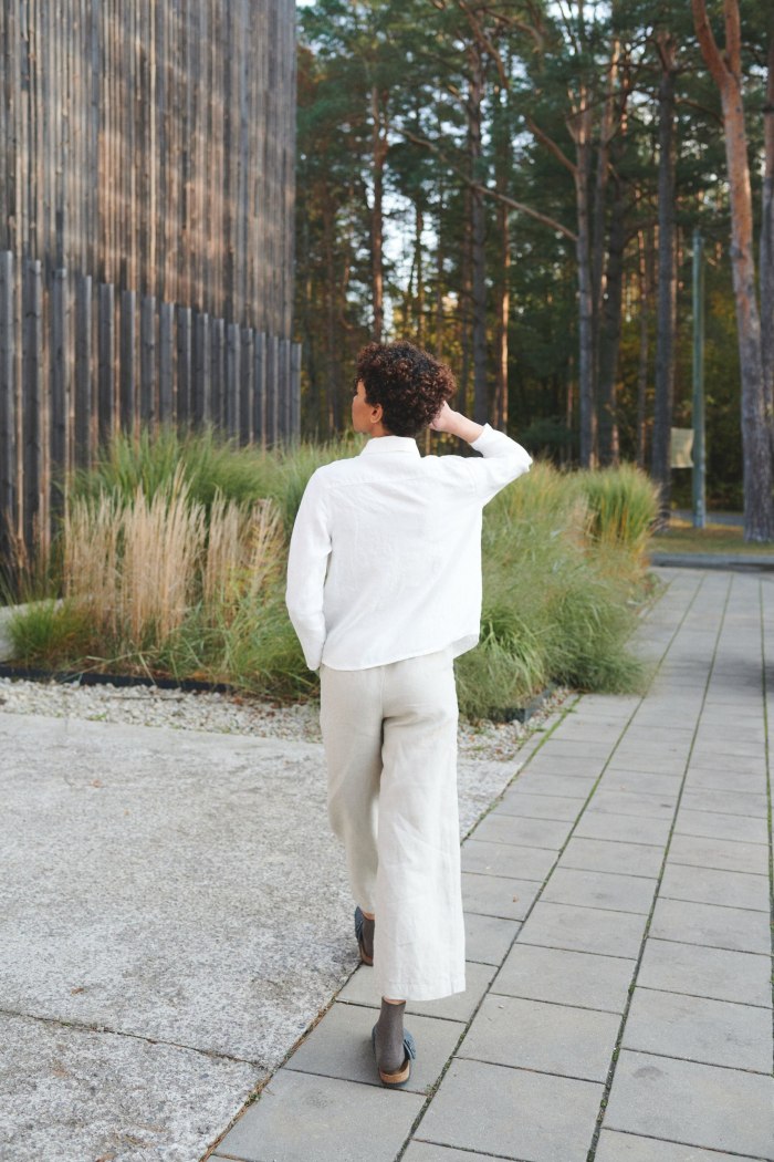 Linen shirt and pants back view