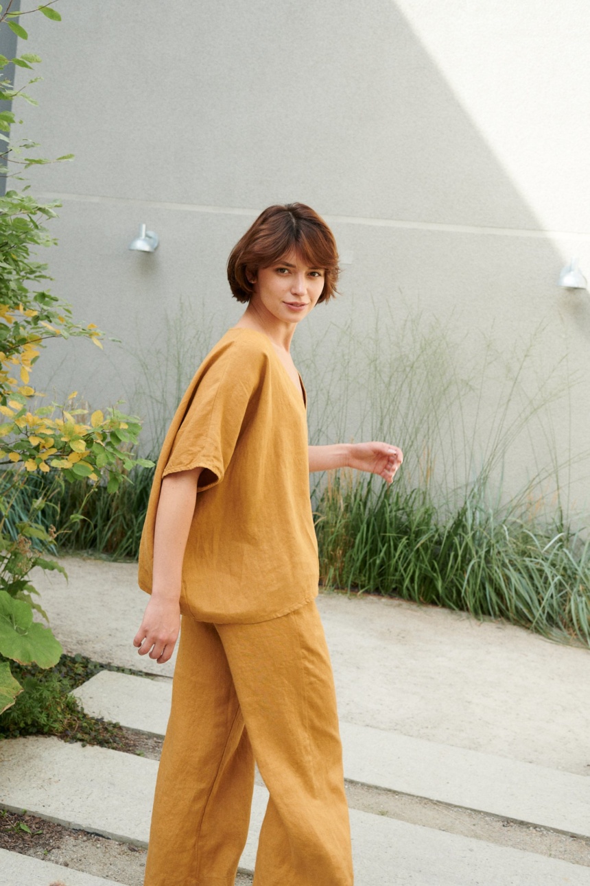 Linen set with loose top and pants