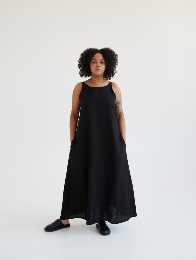 maxi linen dress in black