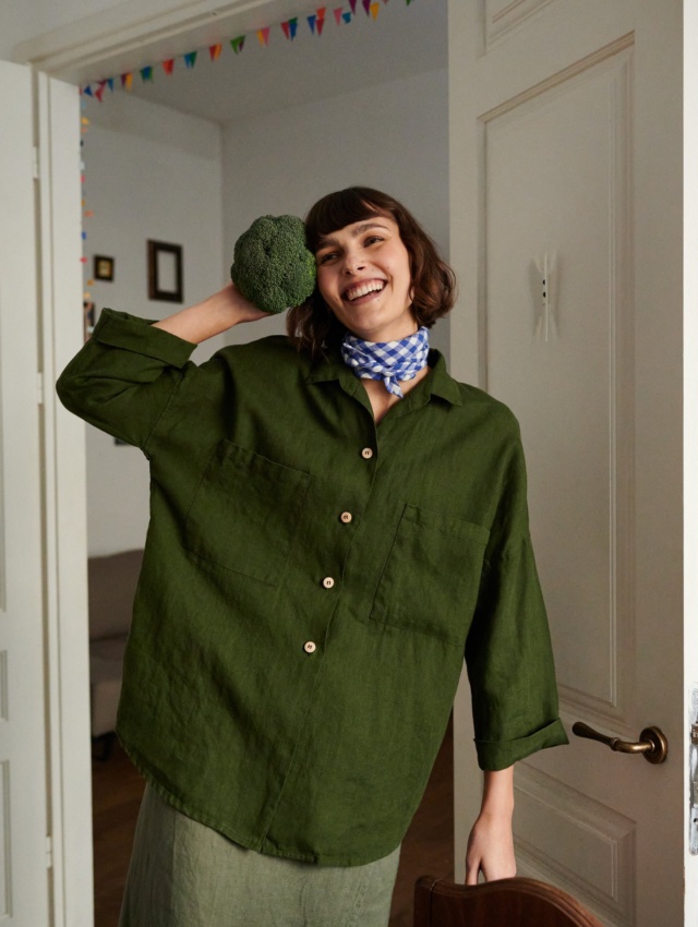 A woman in oversized linen Linenfox shirt