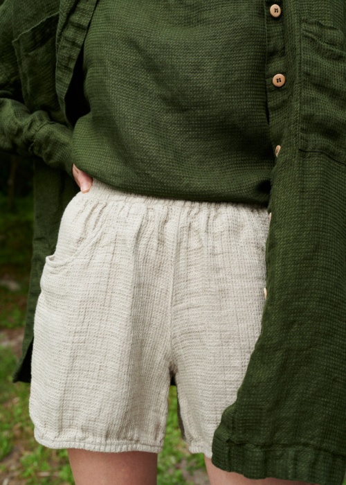 Natural grey waffle linen shorts with an elasticated waistband