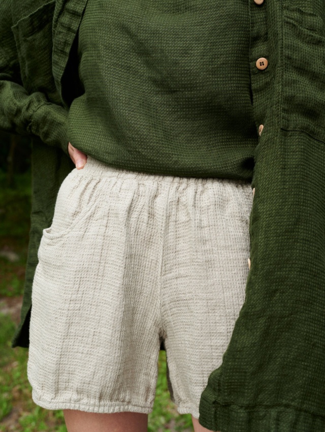 Natural grey waffle linen shorts with an elasticated waistband