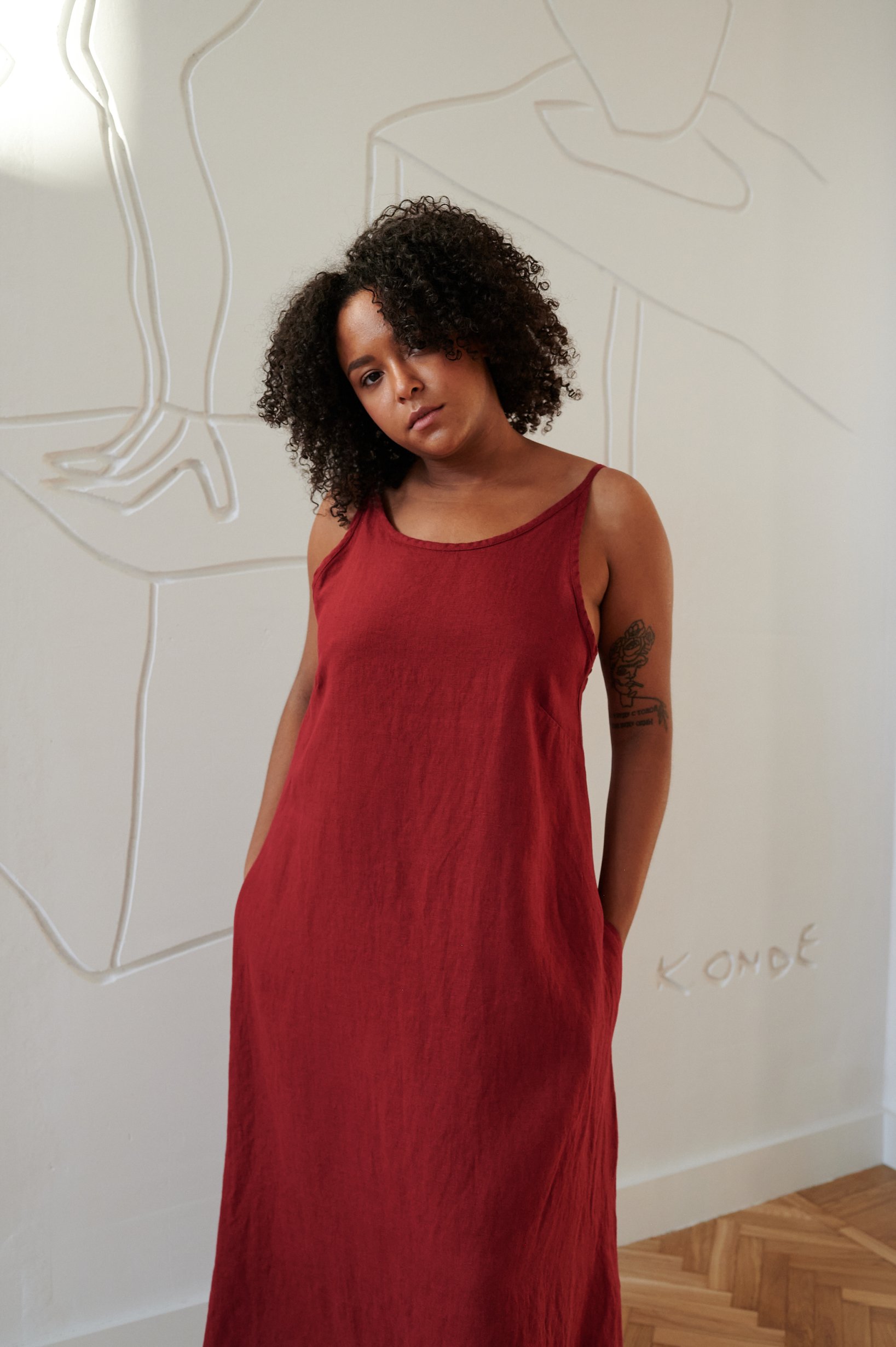 Round neck linen dress with pockets