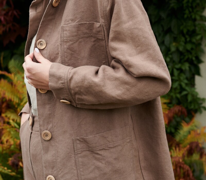 Cacao linen utility jacket with relaxed fit and front pockets