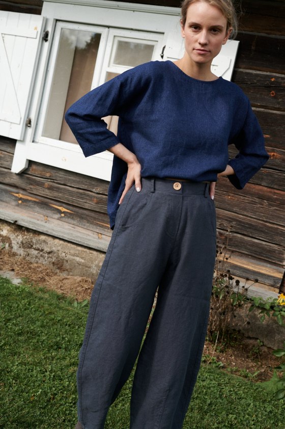 Roomy fit linen top with barrel trousers
