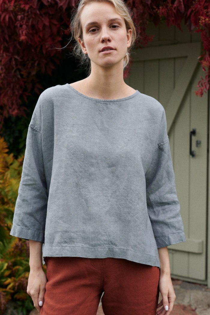 Loose-fitting grey linen wool blend tunic