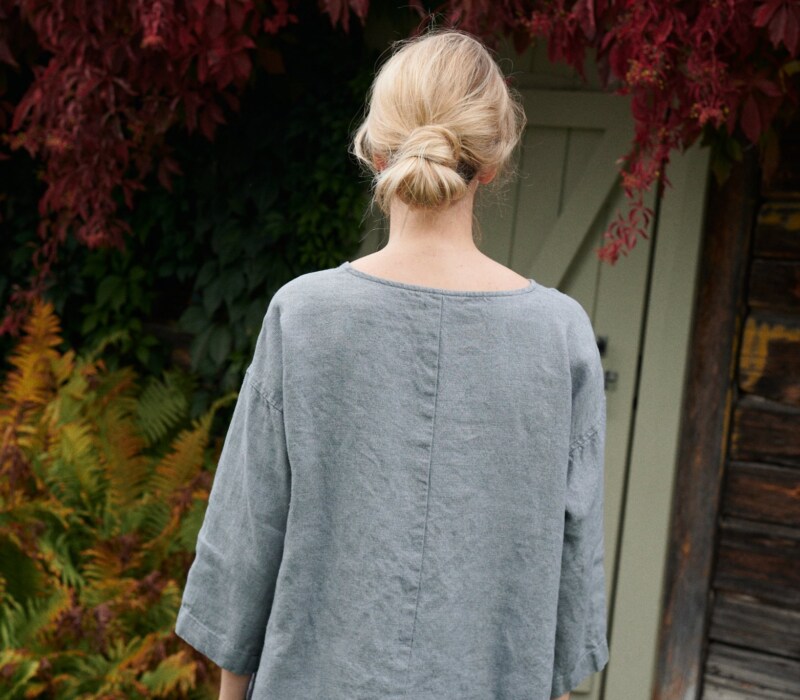 Relaxed oversized tunic made of linen