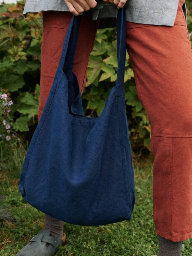 Single handle blue heavy linen bag