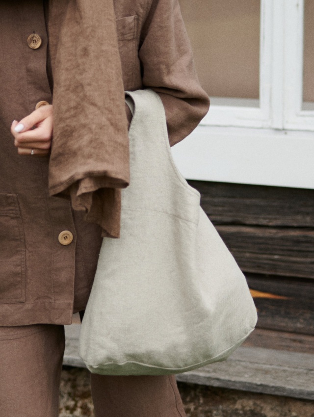 Handbag from heavy linen in natural grey color