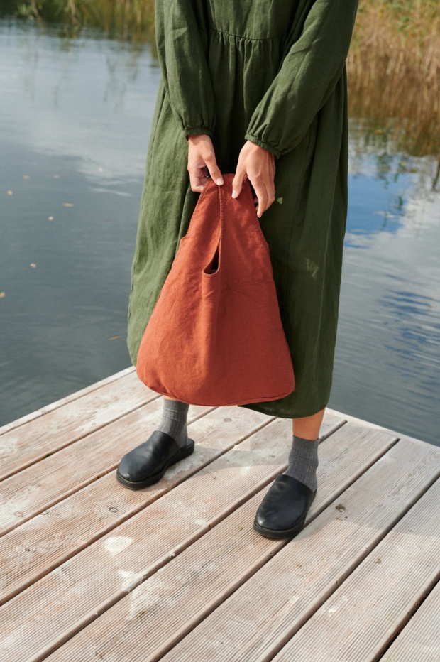 Classic linen tote bag in heavy terracotta linen