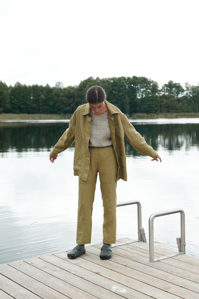 A relaxed fit unbuttoned heavy linen utility jacket and high-waisted utility pants outfit