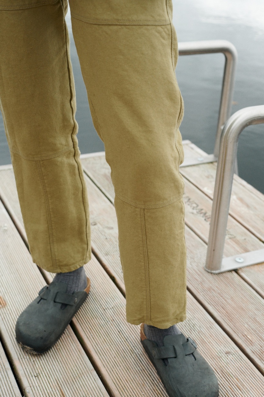 Heavy linen pants inspired by working clothes