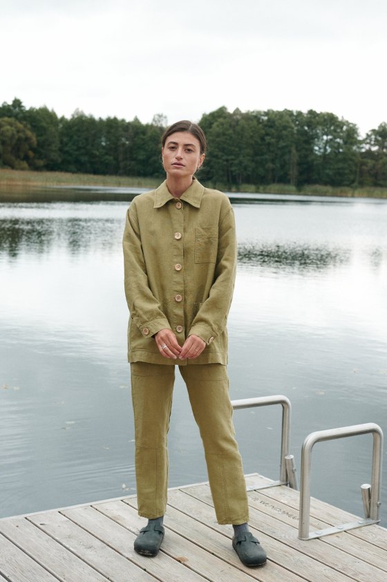 Buttoned down linen utility jacked and trousers in olive