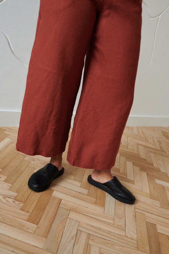 Bottom part of a wide-leg cropped heavy linen trousers