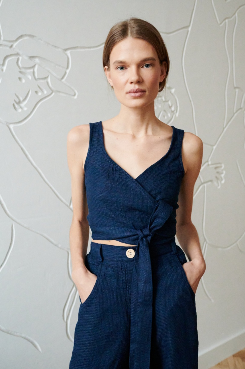 sleeveless regular fit wrap top in navy linen