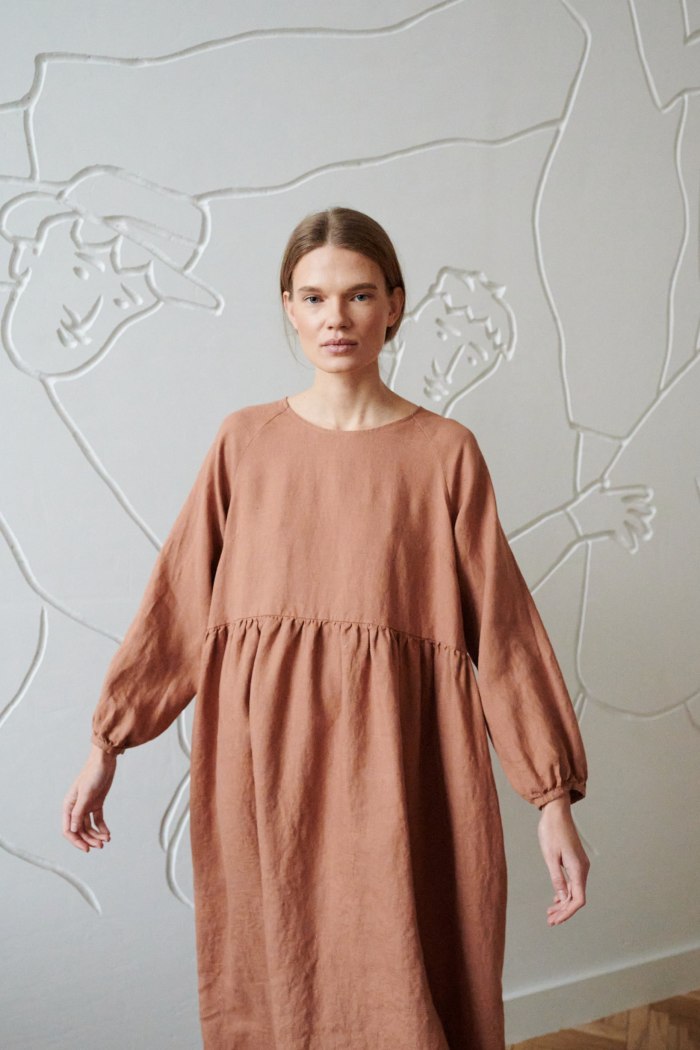 long sleeve gathered cuff winter linen dress in brown