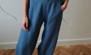 barrel leg summer trousers in stellar blue linen