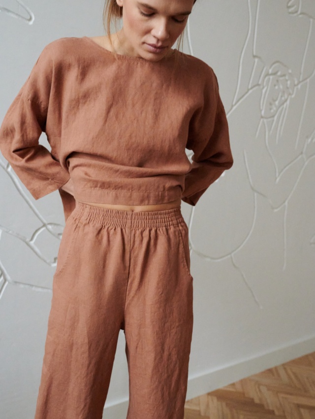 elasticated linen trousers and a matching top in mocha linen