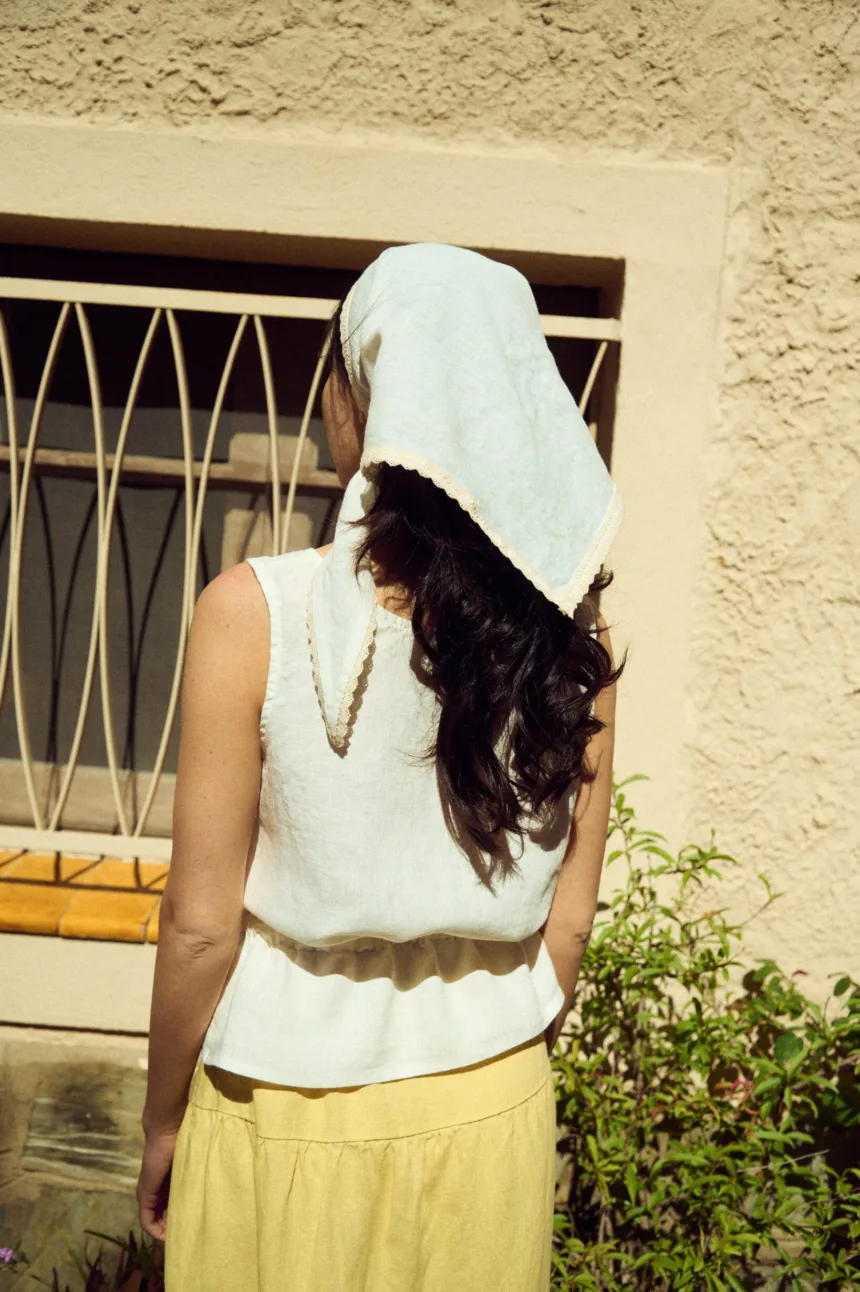 White lace bandana with linen fabric and lace trim edges