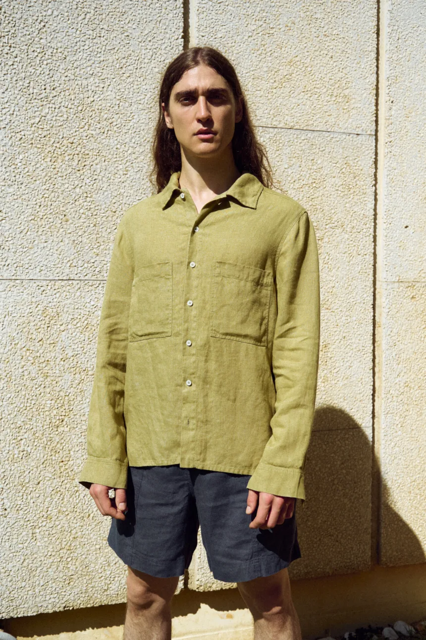men wearing olive linen shirt