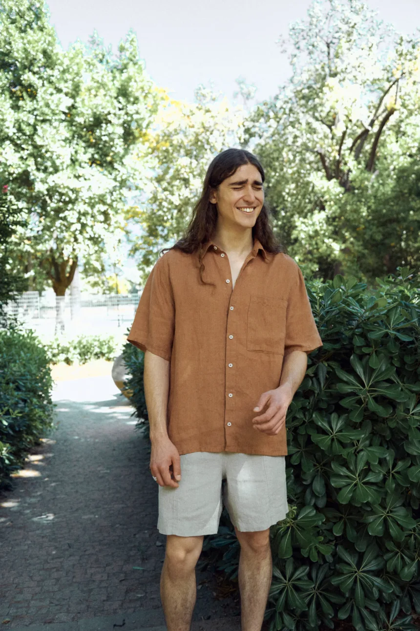 men's short sleeve linen shirt in mocha mousse