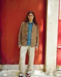 men is wearing relaxed fit linen pants